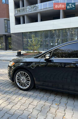 Седан Ford Fusion 2013 в 