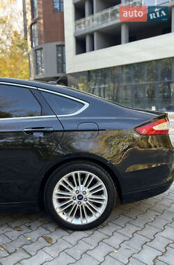 Седан Ford Fusion 2013 в 