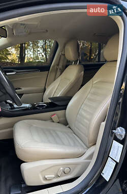 Седан Ford Fusion 2013 в 