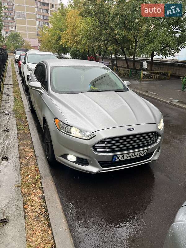 Седан Ford Fusion 2014 в Киеве фото Седан Ford Fusion 2014 в Киеве