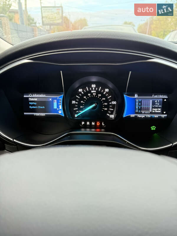 Седан Ford Fusion 2016 в Львове