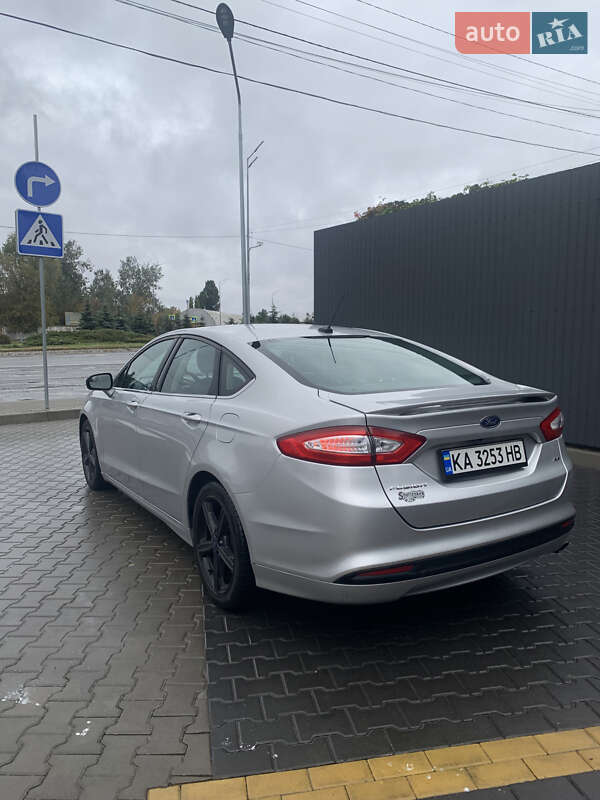 Седан Ford Fusion 2015 в Києві