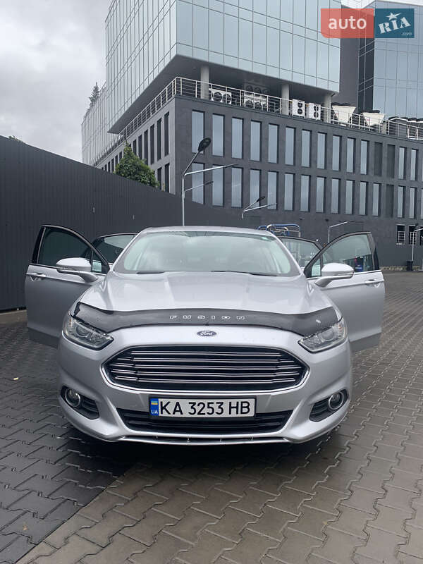 Седан Ford Fusion 2015 в Києві