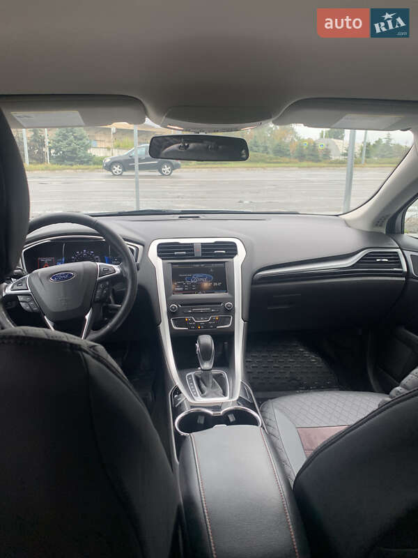 Седан Ford Fusion 2015 в Києві