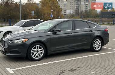 Седан Ford Fusion 2014 в 