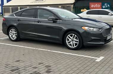 Седан Ford Fusion 2014 в 