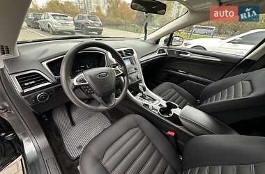Седан Ford Fusion 2014 в 