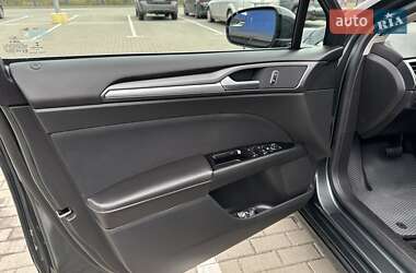Седан Ford Fusion 2014 в 