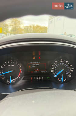 Седан Ford Fusion 2015 в 