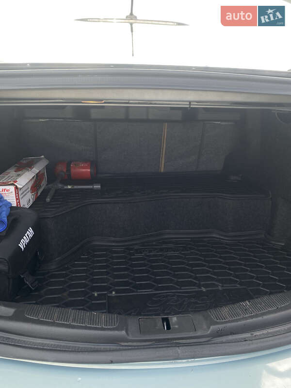 Седан Ford Fusion 2014 в Прилуках