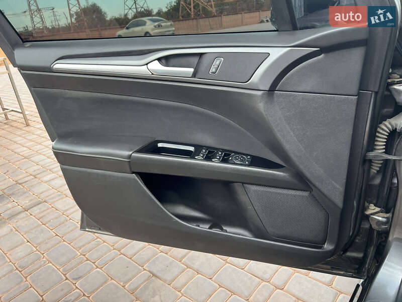 Седан Ford Fusion 2016 в Кривом Роге