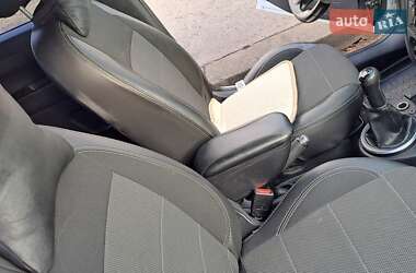Хетчбек Ford Fusion 2012 в  фото 12 Хетчбек Ford Fusion 2012 в