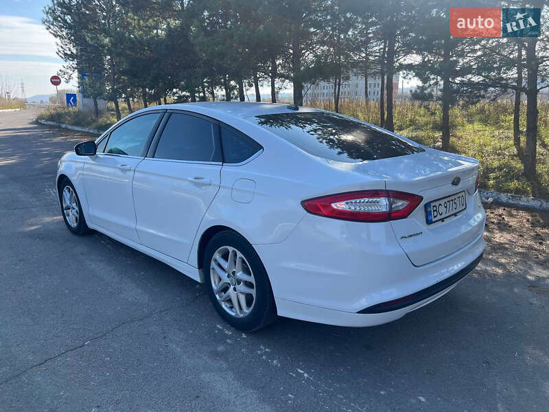 Седан Ford Fusion 2016 в Львові