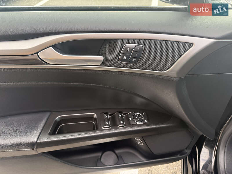 Седан Ford Fusion 2016 в Києві фото 26 Седан Ford Fusion 2016 в Києві