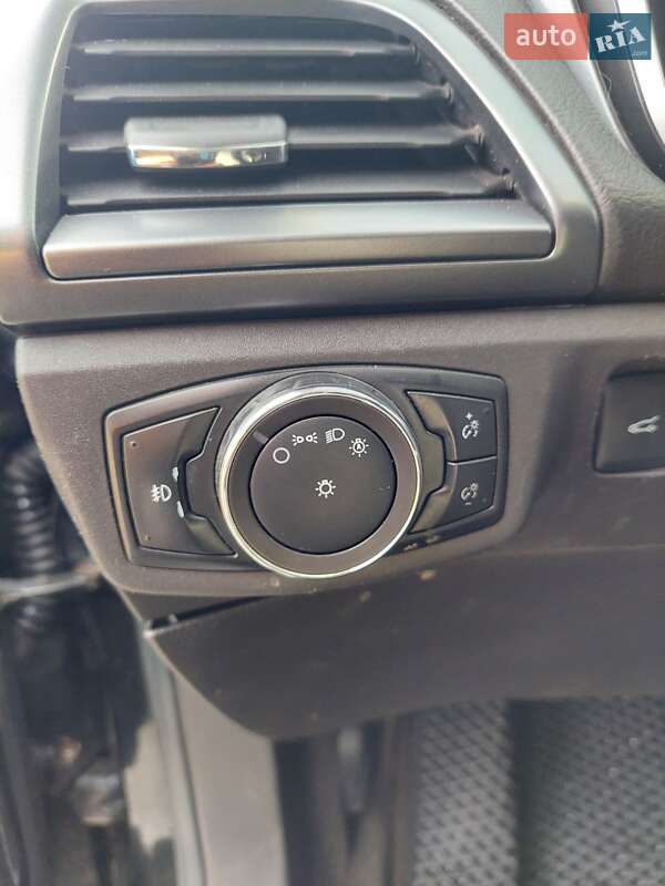 Седан Ford Fusion 2013 в Зенькове