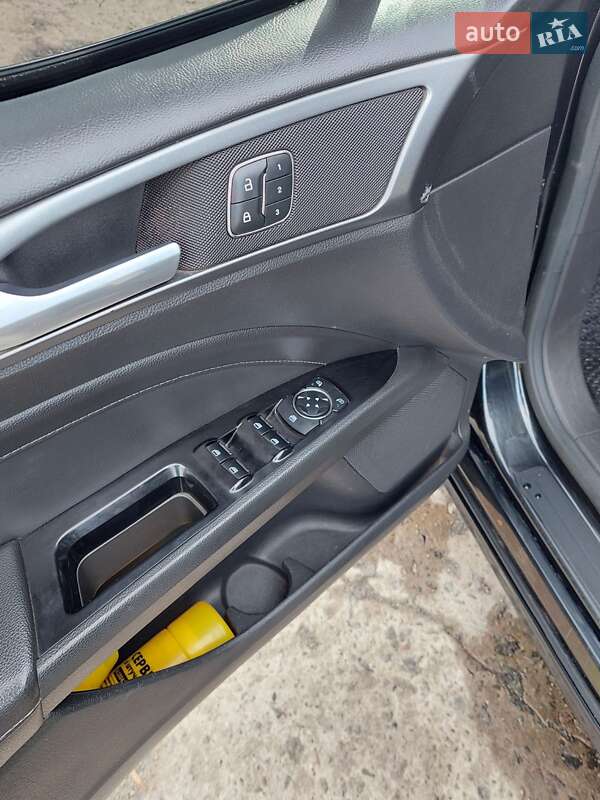 Седан Ford Fusion 2013 в Зенькове