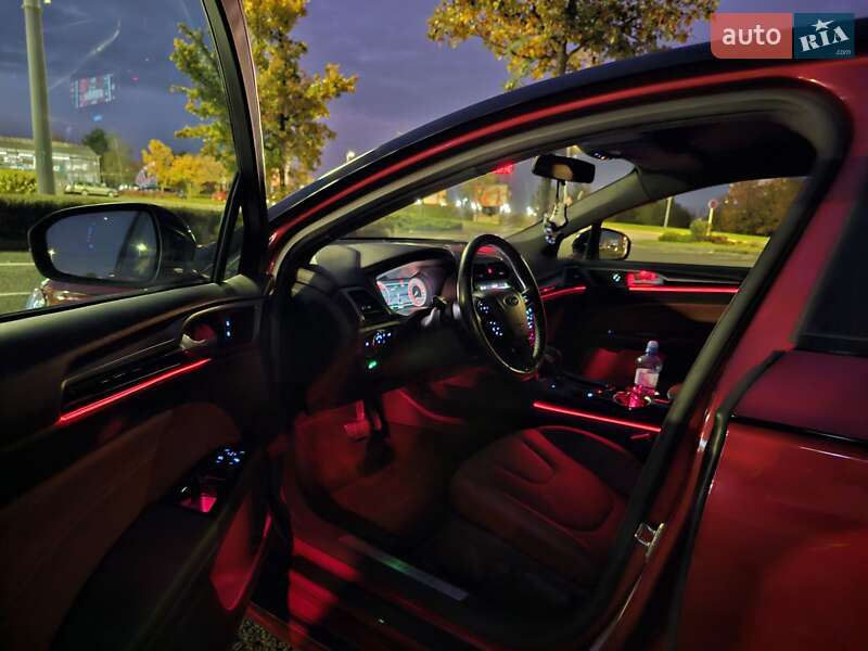 Седан Ford Fusion 2015 в Києві