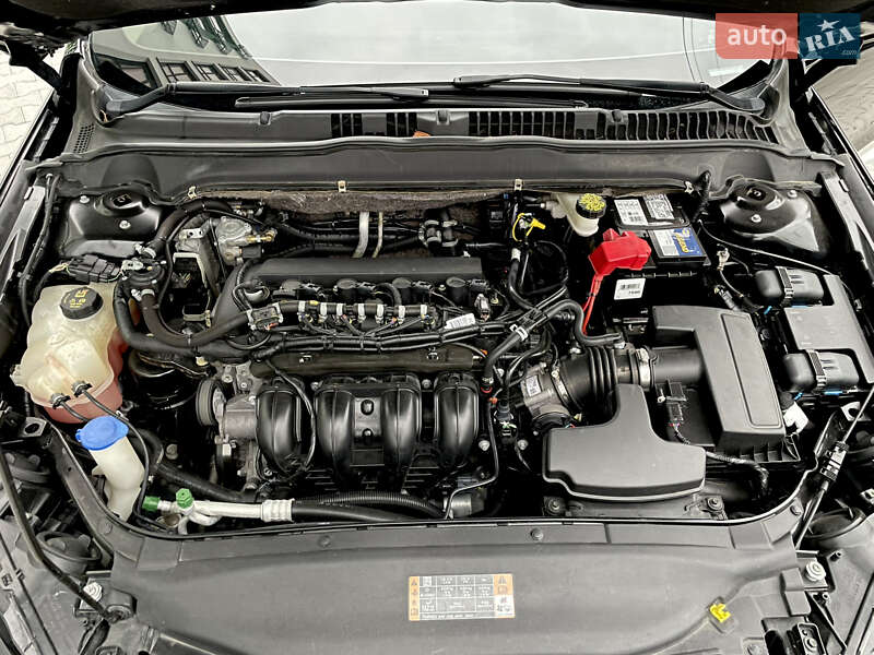 Седан Ford Fusion 2018 в Вараші