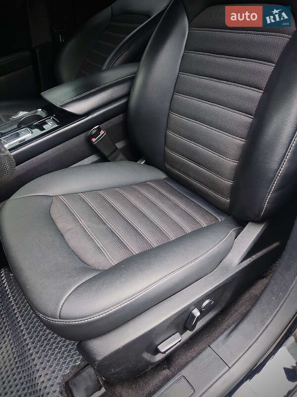 Седан Ford Fusion 2018 в Вараші