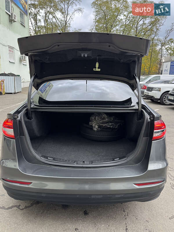 Седан Ford Fusion 2019 в Києві фото 27 Седан Ford Fusion 2019 в Києві
