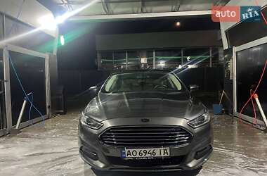 Седан Ford Fusion 2016 в Мукачевому