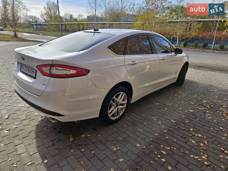 Седан Ford Fusion 2014 в Павлограді