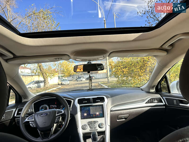 Седан Ford Fusion 2015 в Києві