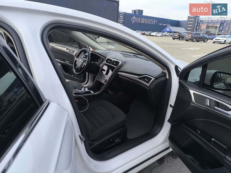 Седан Ford Fusion 2017 в Киеве фото 6 Седан Ford Fusion 2017 в Киеве