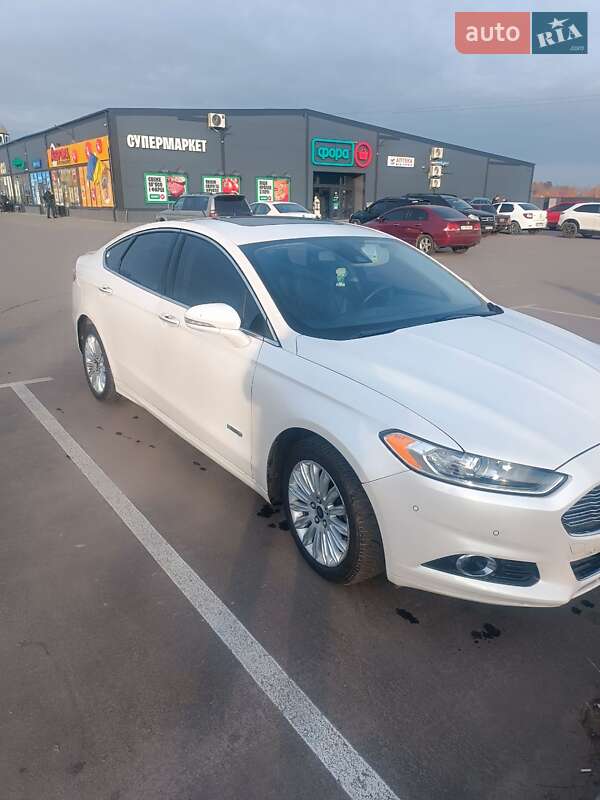 Седан Ford Fusion 2013 в Киеве фото 3 Седан Ford Fusion 2013 в Киеве