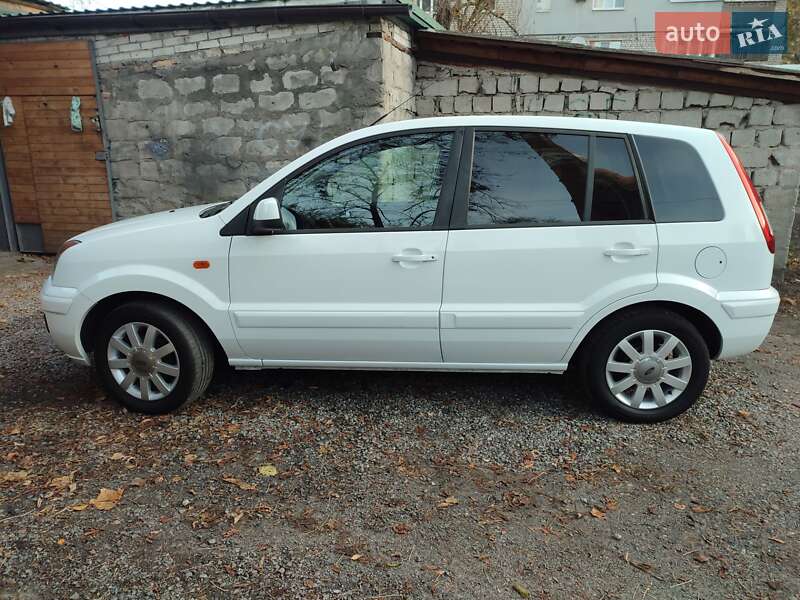 Хэтчбек Ford Fusion 2010 в Житомире