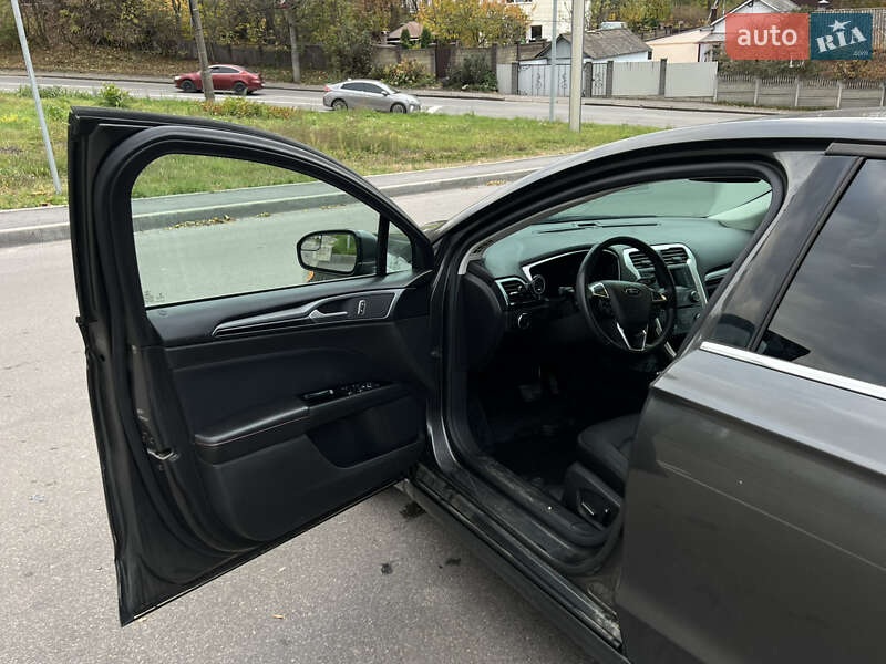 Седан Ford Fusion 2015 в Виннице