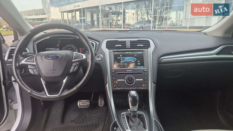 Седан Ford Fusion 2015 в Киеве