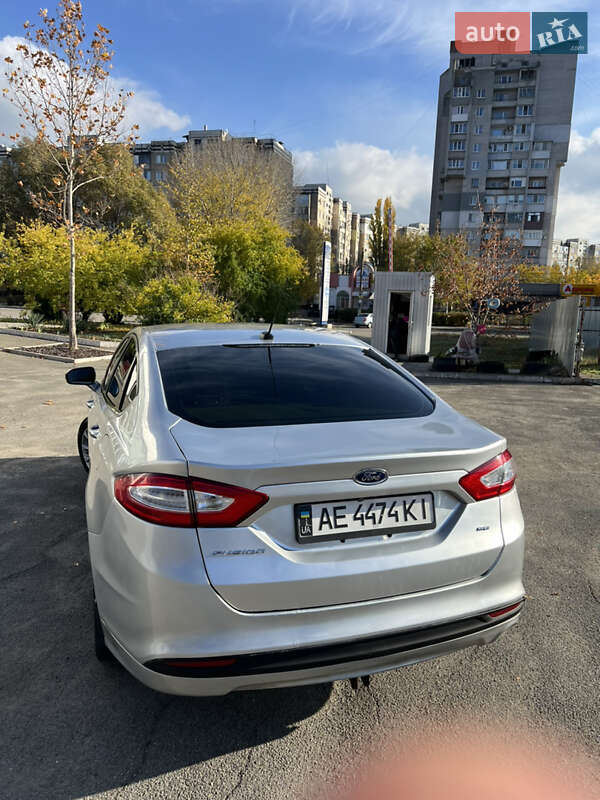 Седан Ford Fusion 2014 в Кам'янському
