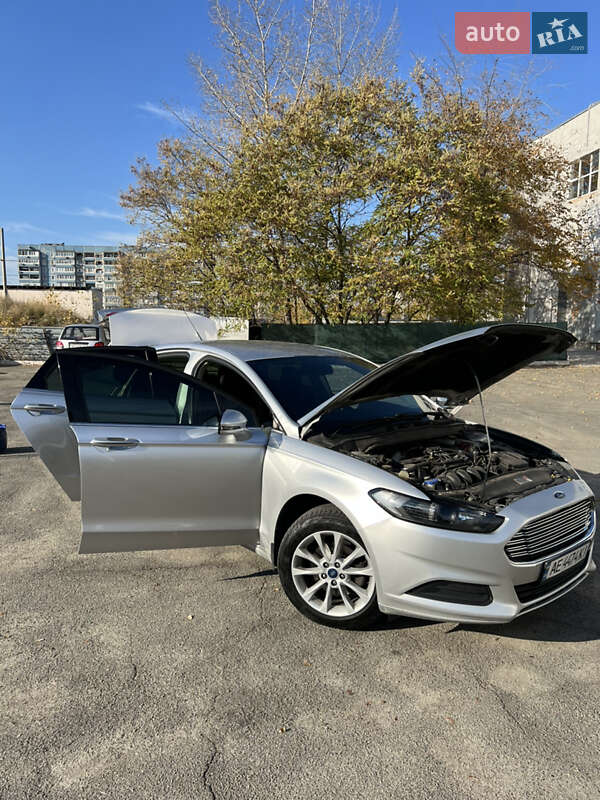 Седан Ford Fusion 2014 в Кам'янському