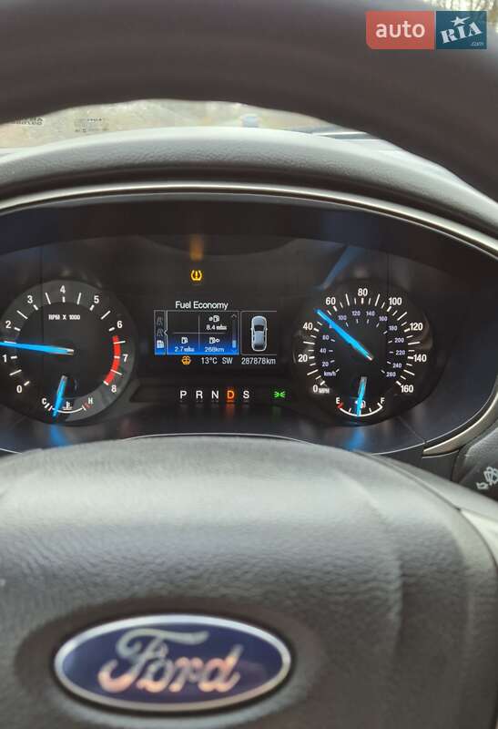 Седан Ford Fusion 2015 в Иршаве