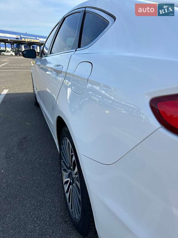 Седан Ford Fusion 2016 в Яготині