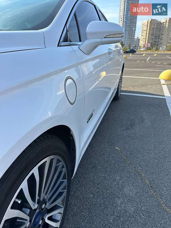 Седан Ford Fusion 2016 в Яготині