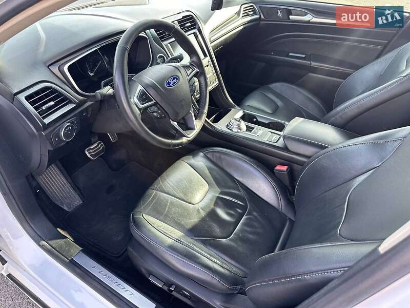 Седан Ford Fusion 2016 в Яготині