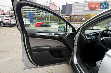 Седан Ford Fusion 2015 в Киеве