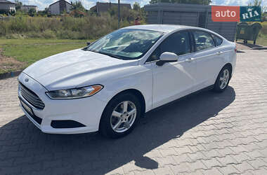 Седан Ford Fusion 2013 в Косове