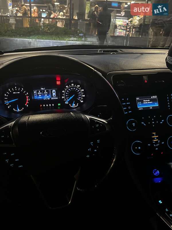 Седан Ford Fusion 2014 в Миколаєві