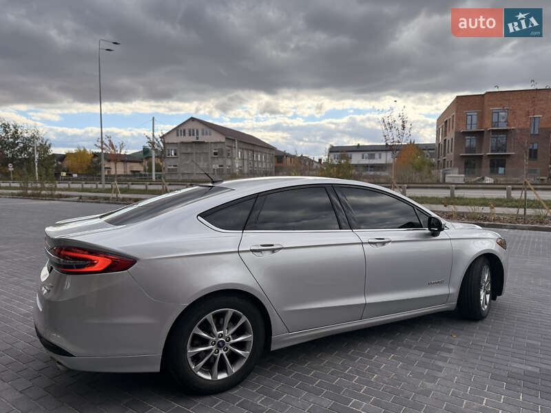 Седан Ford Fusion 2018 в Виннице