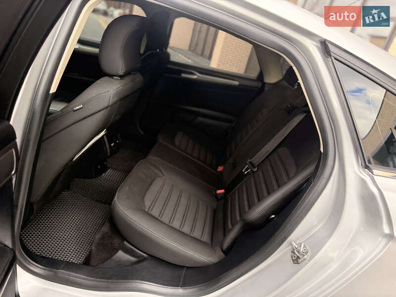 Седан Ford Fusion 2018 в Виннице