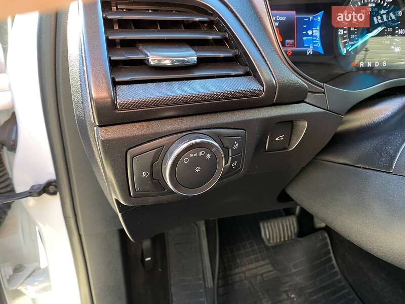 Седан Ford Fusion 2017 в Львові