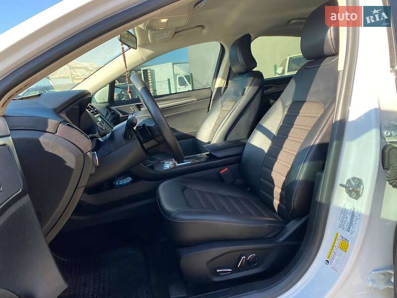 Седан Ford Fusion 2017 в Львові