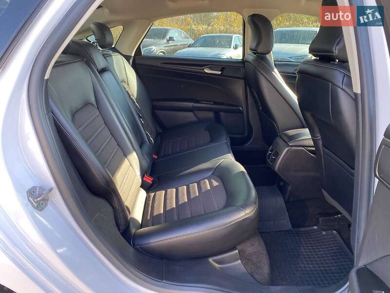 Седан Ford Fusion 2017 в Львові