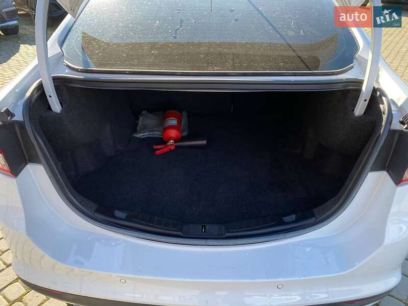 Седан Ford Fusion 2017 в Львові