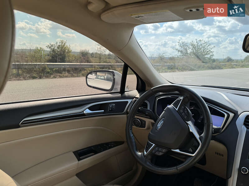 Седан Ford Fusion 2012 в Арцизе