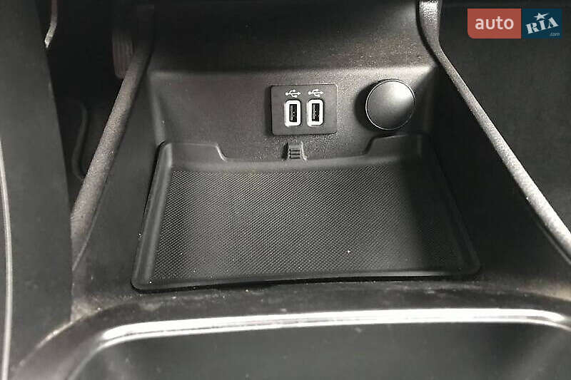 Седан Ford Fusion 2018 в Киеве фото 19 Седан Ford Fusion 2018 в Киеве