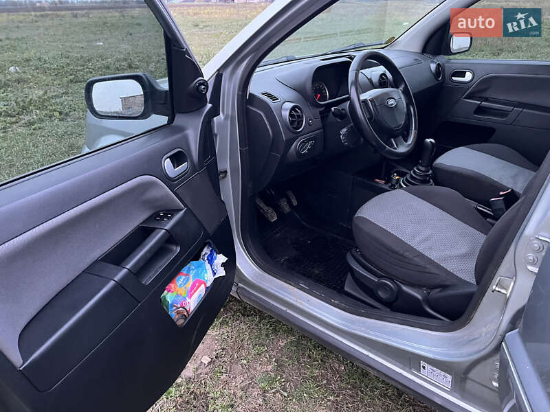 Хетчбек Ford Fusion 2003 в Казанці